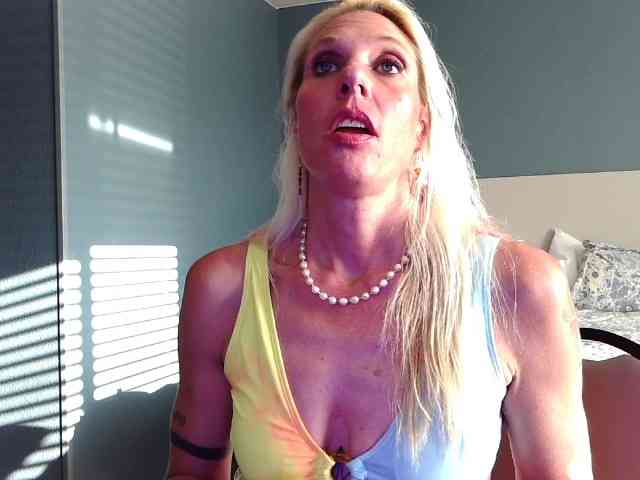 mylfGlama webcam