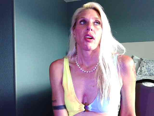 mylfGlama webcam