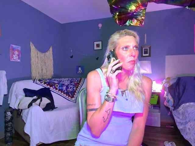 mylfGlama webcam