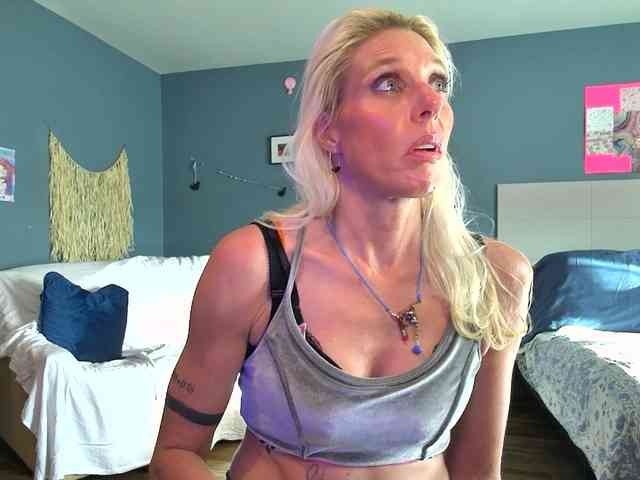 mylfGlama webcam