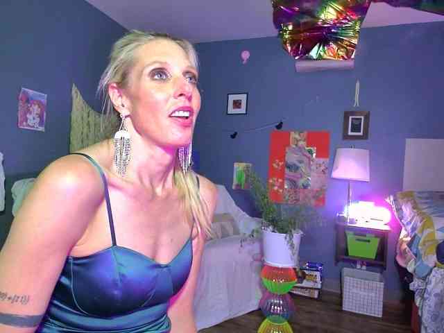 mylfGlama webcam