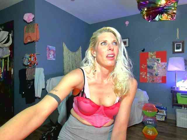 mylfGlama webcam