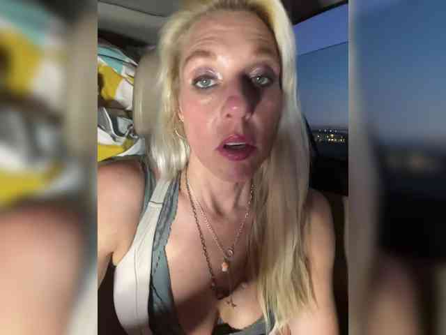 mylfGlama webcam