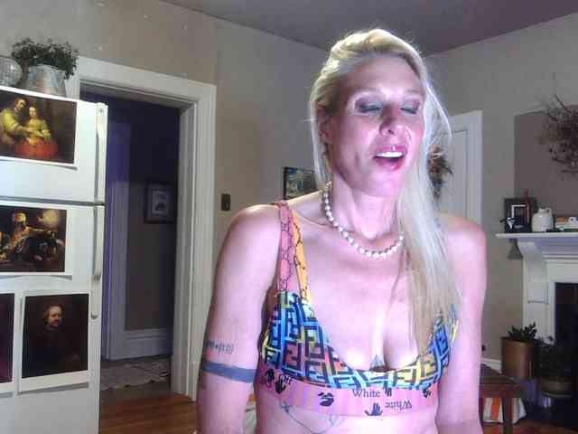 mylfGlama webcam