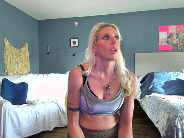mylfGlama webcam