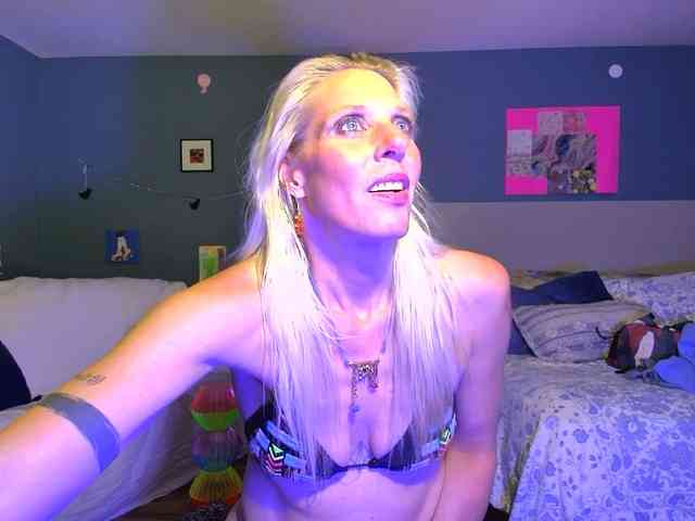 mylfGlama webcam
