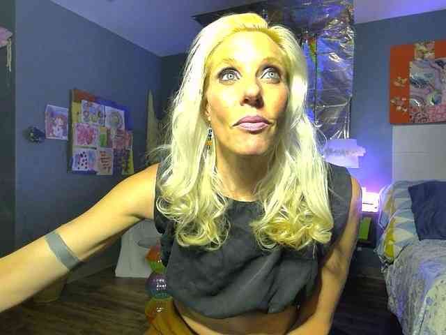 mylfGlama webcam