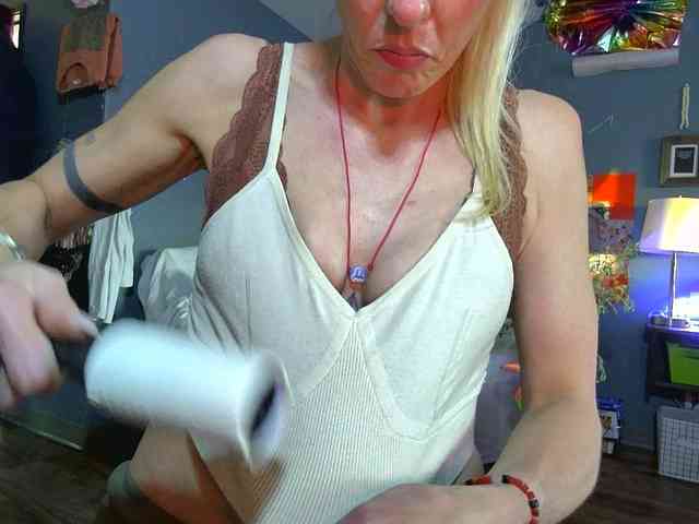 mylfGlama webcam