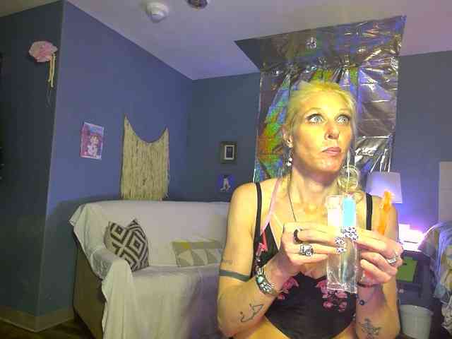 mylfGlama webcam