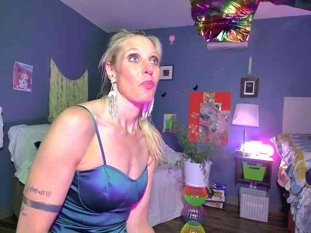 mylfGlama webcam