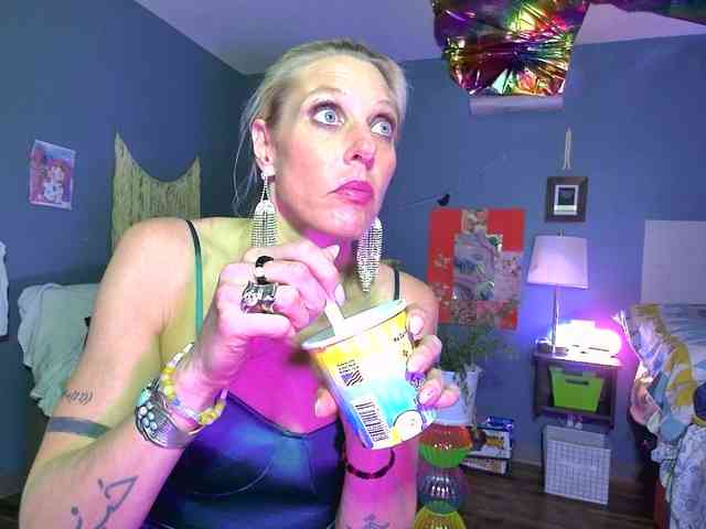 mylfGlama webcam
