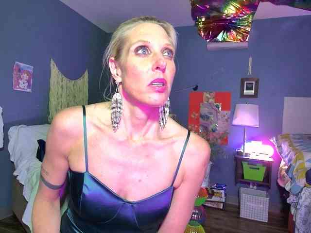 mylfGlama webcam