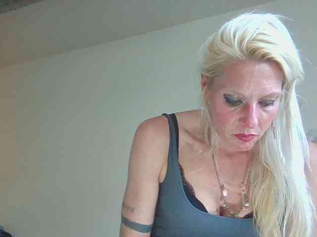 mylfGlama webcam