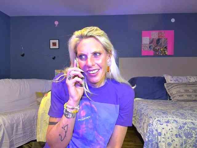 mylfGlama webcam
