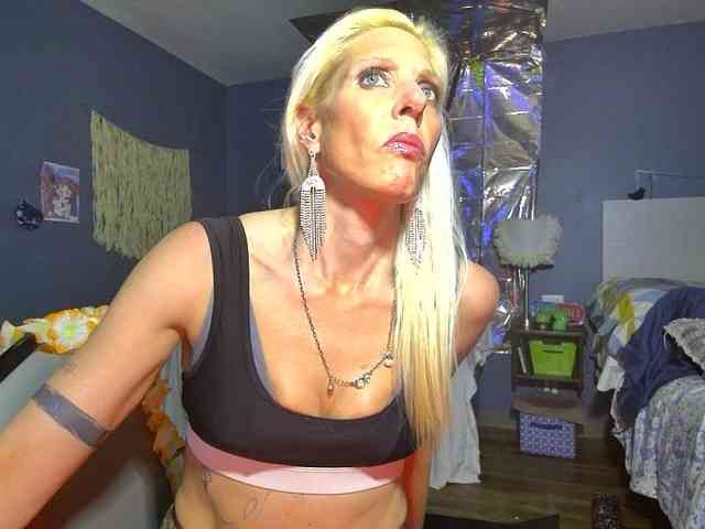mylfGlama webcam