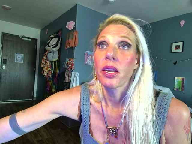 mylfGlama webcam