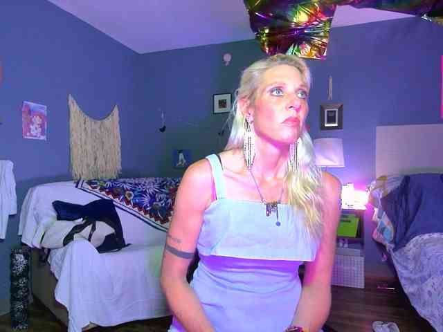 mylfGlama webcam