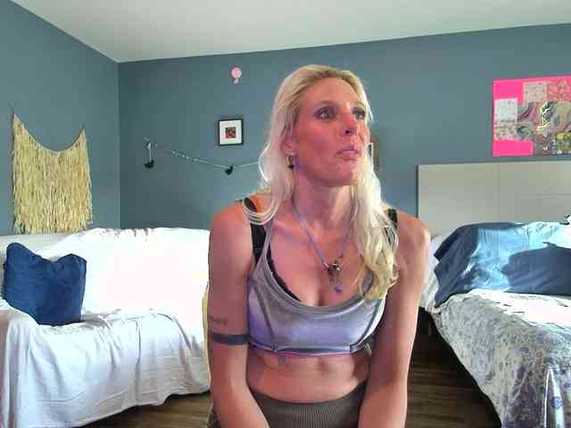 mylfGlama webcam