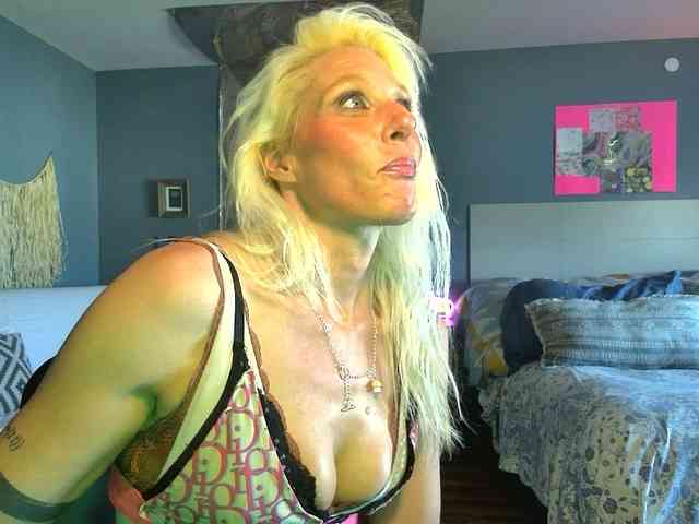 mylfGlama webcam