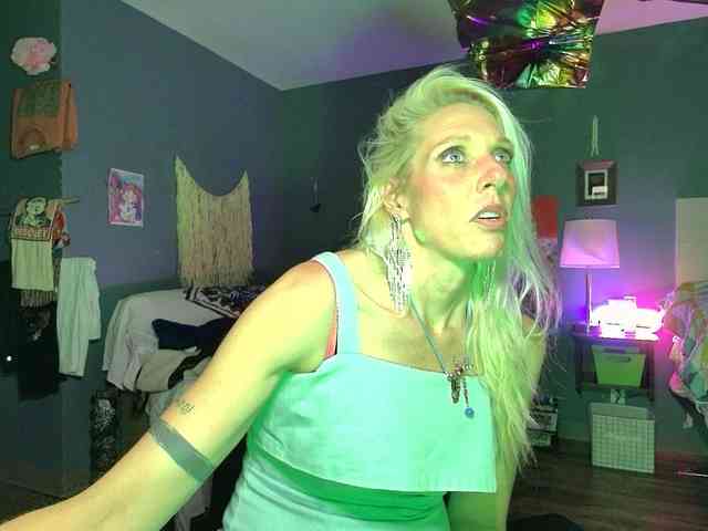 mylfGlama webcam