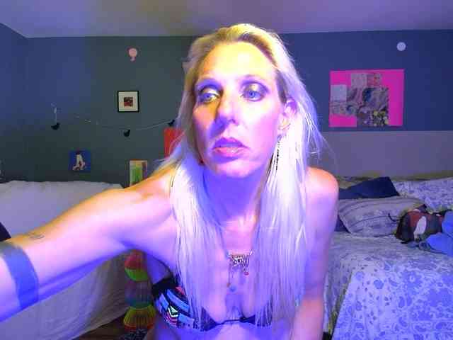 mylfGlama webcam
