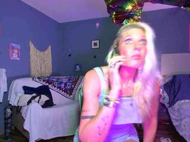 mylfGlama webcam