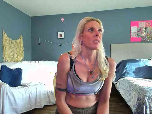 mylfGlama webcam