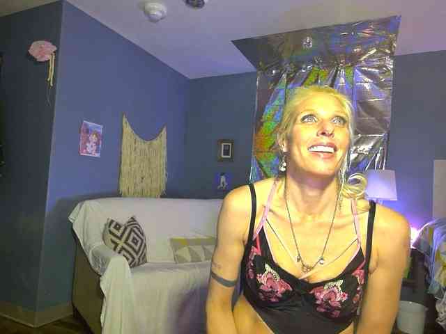mylfGlama webcam