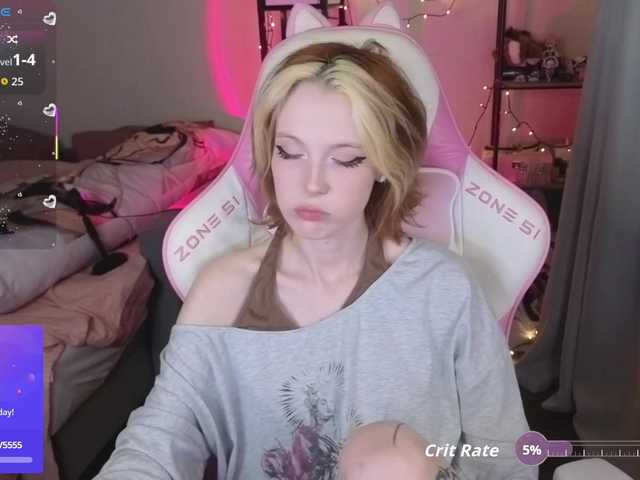 crispy-tati-'s BongaCams show and profile