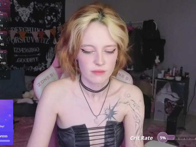 crispy-tati-'s BongaCams show and profile