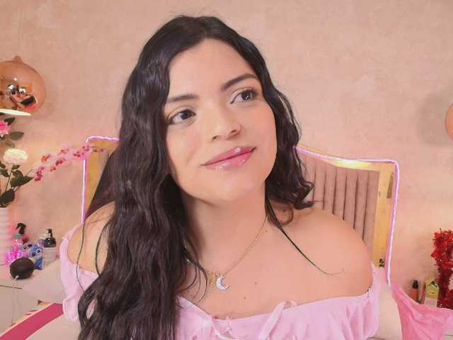 Kismett-Aziz's BongaCams show and profile