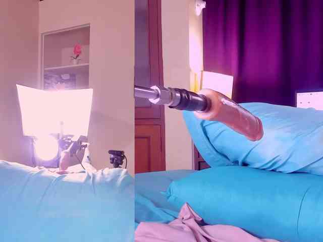 Mila-Moans webcam