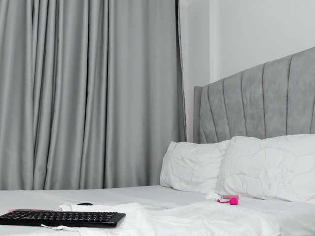 pretty-canella's BongaCams show and profile