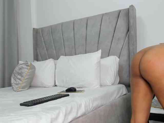 pretty-canella webcam