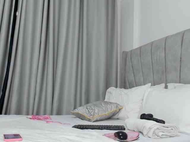 pretty-canella webcam