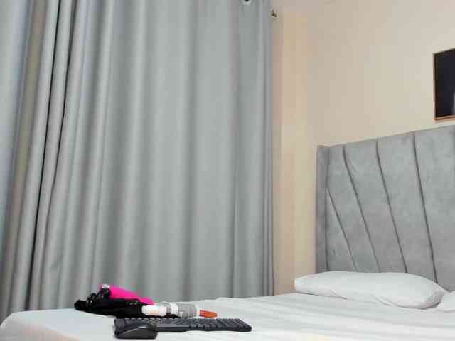 pretty-canella webcam