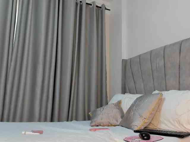 pretty-canella webcam