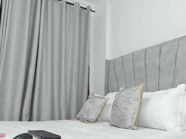 pretty-canella webcam