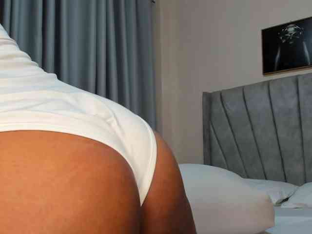 pretty-canella webcam