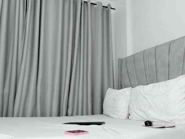 pretty-canella webcam