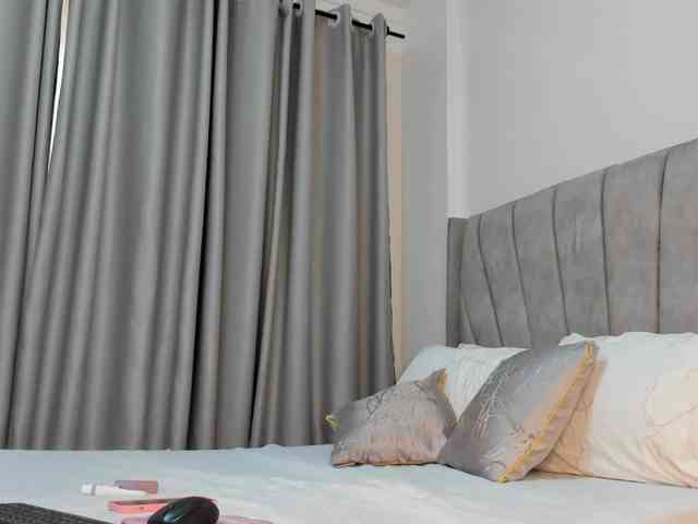 pretty-canella webcam