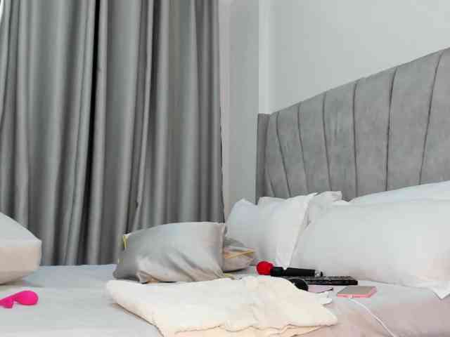 pretty-canella webcam