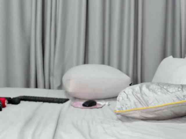 pretty-canella webcam