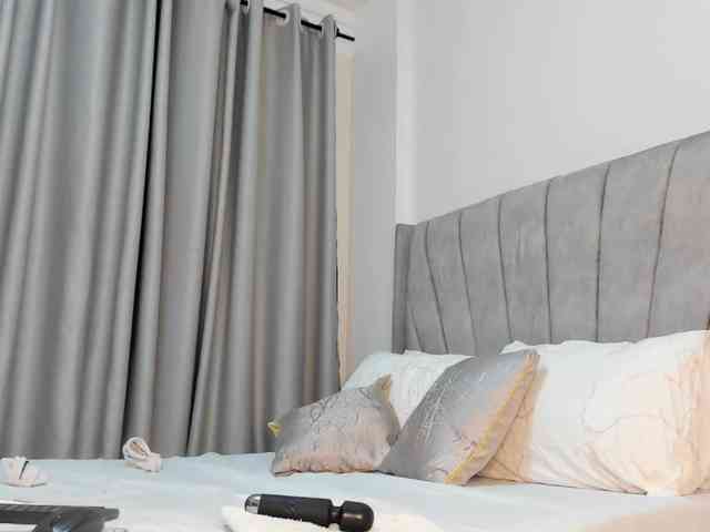 pretty-canella webcam