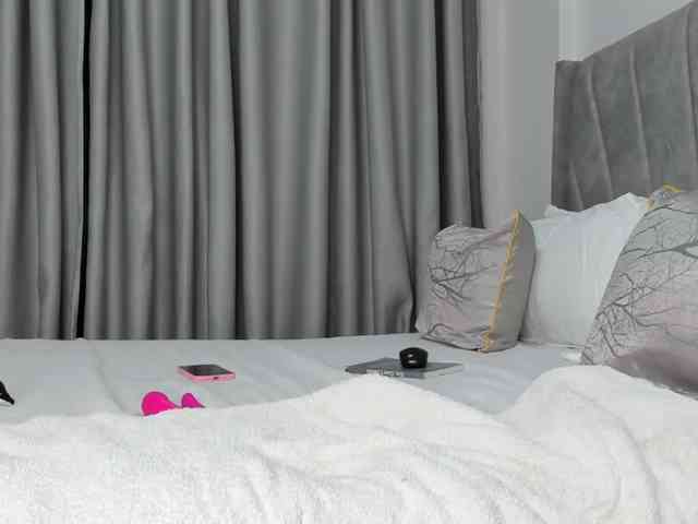 pretty-canella webcam