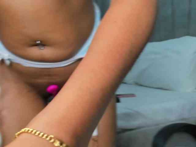 pretty-canella webcam