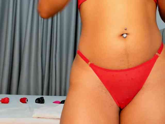 pretty-canella webcam