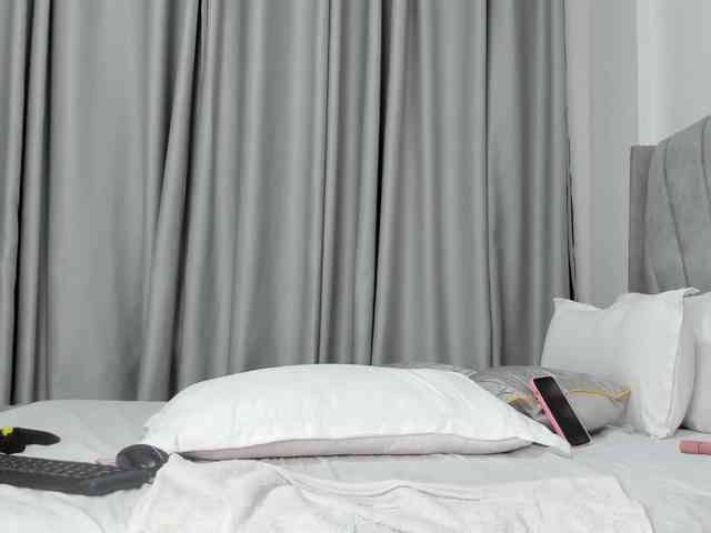 pretty-canella webcam