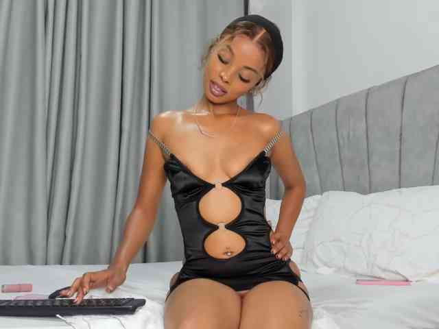 pretty-canella webcam