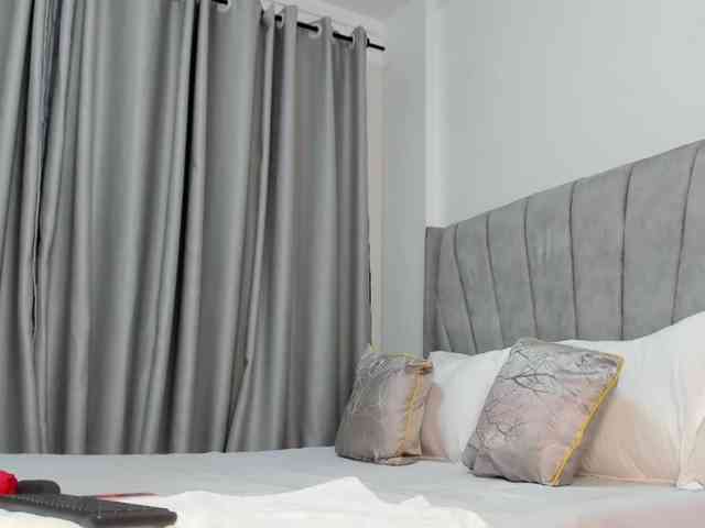 pretty-canella webcam